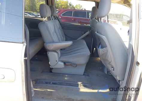 2006 Chrysler Town & Country from USA, damaged, VIN 1A4GP45R06B739675